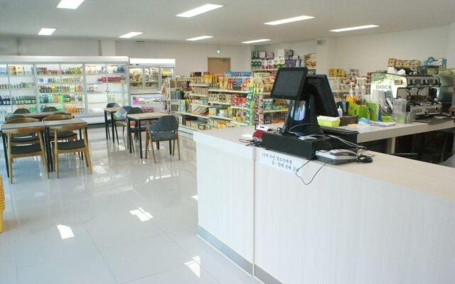 A Way To Gwaneumsa Temple