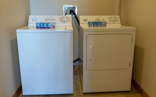 Three Bedroom Penthouse at the base of Canyons by RedAwning