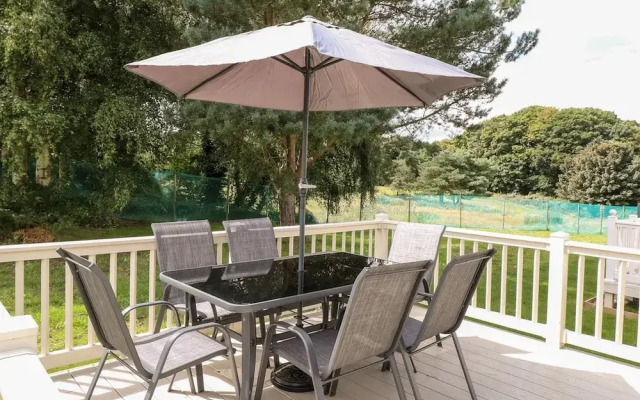 5 Berth 3 Bedroom Caravan Holiday Home in Fritton