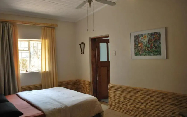 Amber Lagoon Backpackers Lodge