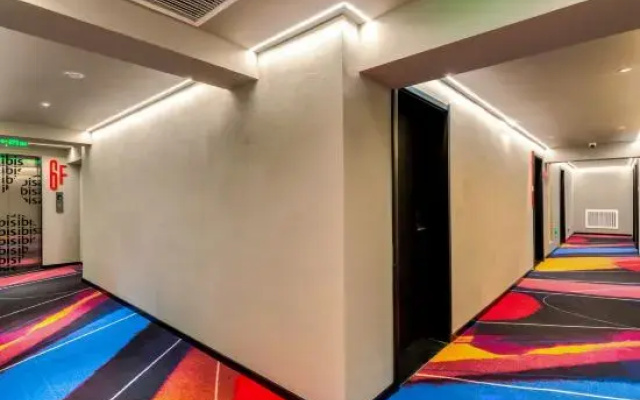Ibis Hotel (Harbin Central Street Airport Bus Station Hotel)