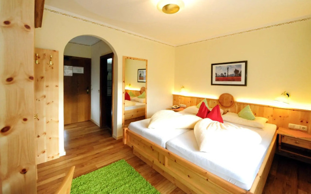 Bike & Ski Hotel Unterellmau