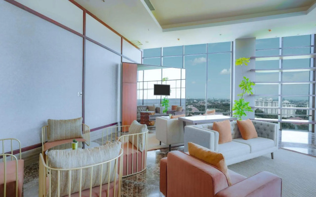 Whiz Luxe Hotel Spazio Surabaya
