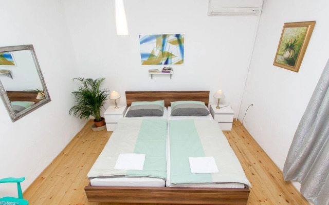 Apartments and Rooms Ille