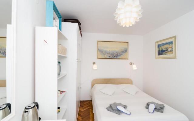 White Wave Guest House