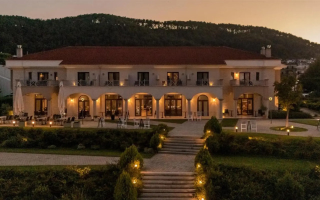 The Lake Hotel