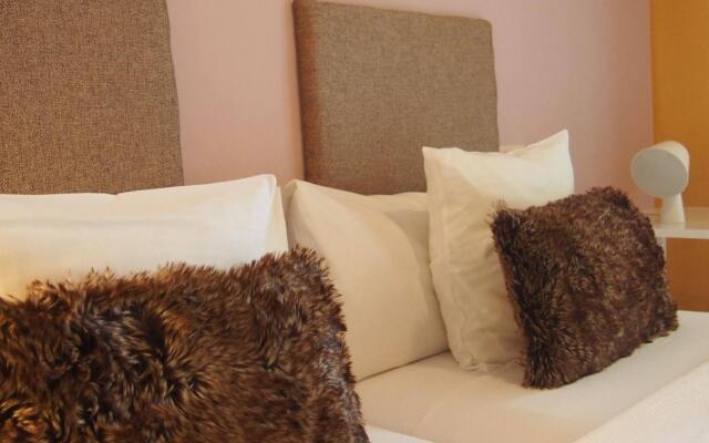 BYPILLOW Villa Lorena