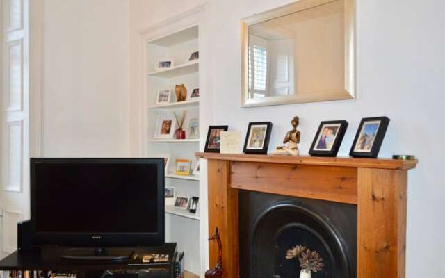 Modern and Bright 1 Bed Flat Near Leith