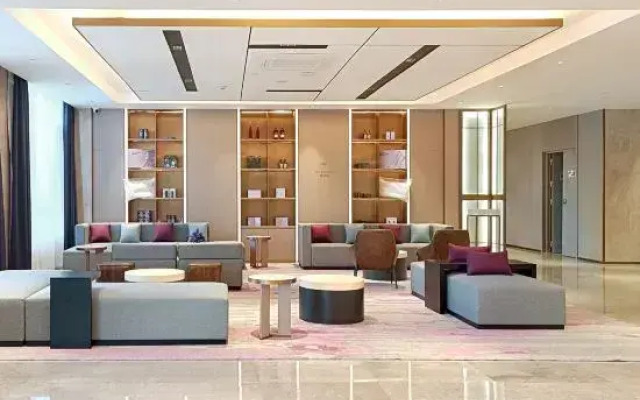 Lavande Hotel (Heqing Xinhua Branch)