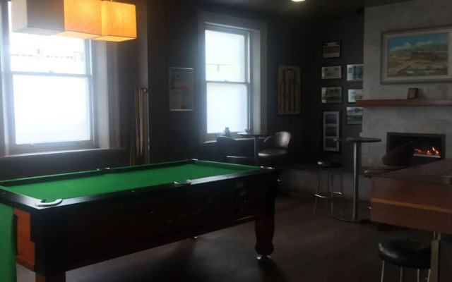 Deloraine Hotel
