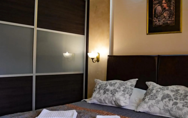 Tianis Apartments