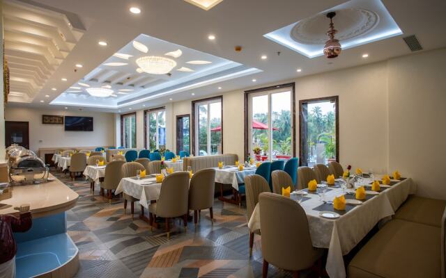 The Avenue Grand