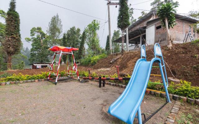 OYO 1852 Intan Bromo Homestay