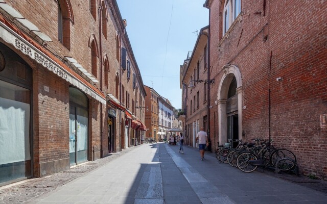 Ferrara Mercato Fancy Studio