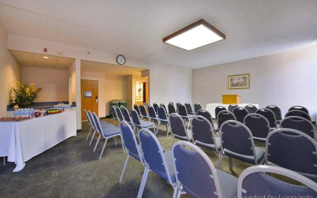 Greenstay Hotel & Suites