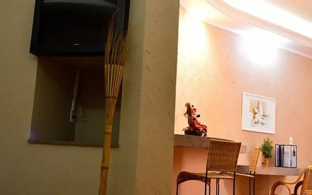 Flamboyant Motel - Adults Only