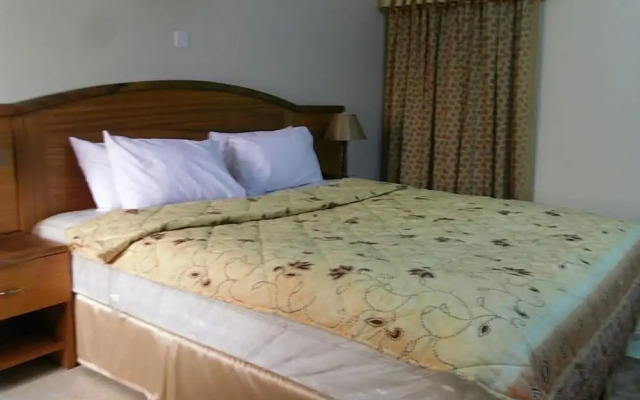 Rayporsh Hotel