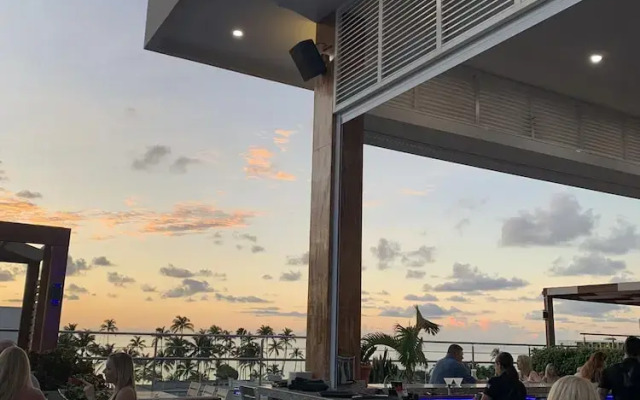 Oceanside Luxury The Cove Palm Beach 2BR 2 5BA