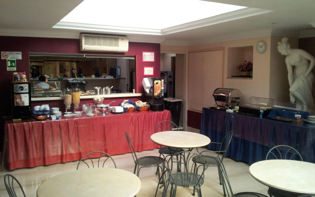 Hotel Center 1