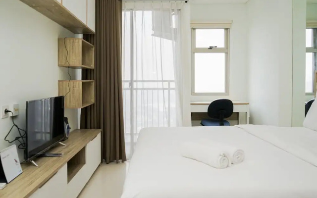 Cozy and Nice Studio Apartment at Springwood Residence