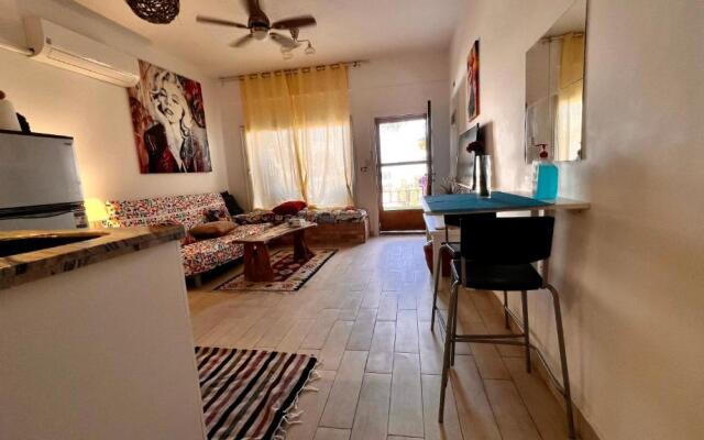 Private Sea & Mountains View Pool Apartment A1G2
