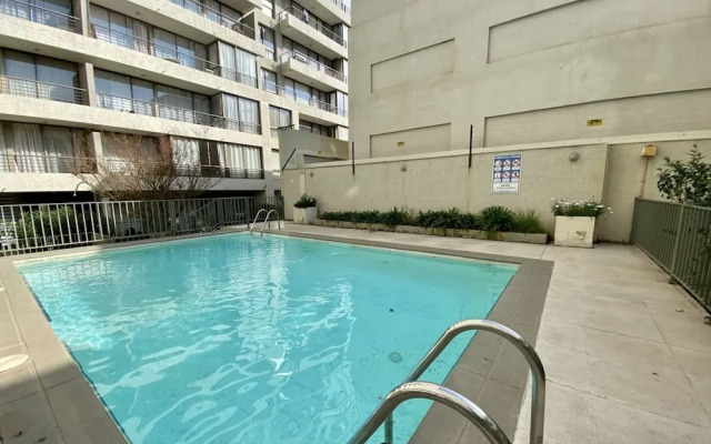 Urban Yard Bus Terminal Home Office Pool Wifi