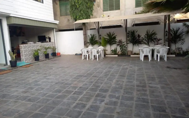 6 Park Retreat