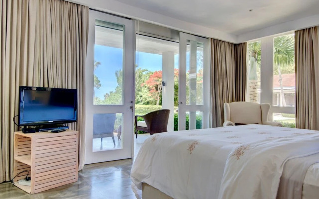Breathtaking Ocean-view Home w Pool Modern Design