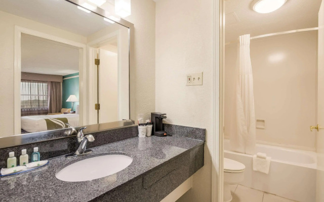 Quality Inn Tulsa Central