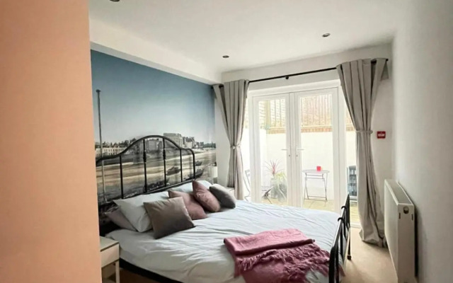 Beach Retreat, Stones Throw Away from Beach