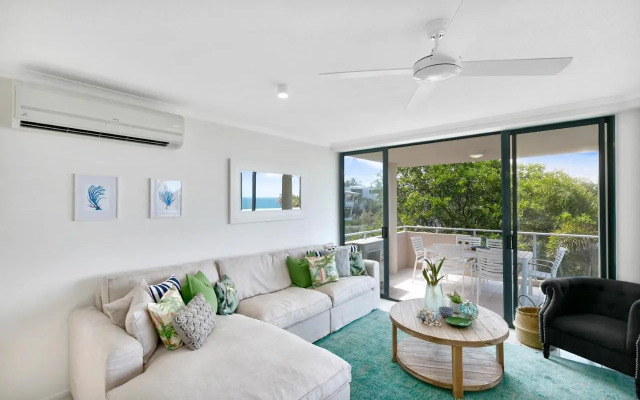 Sunny and spacious Sunshine Beach