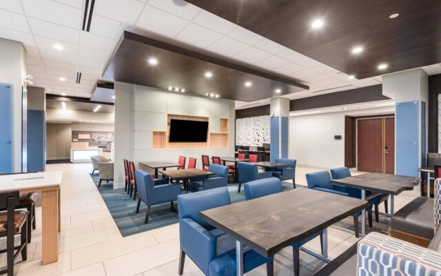 Holiday Inn Express & Suites Milton by IHG