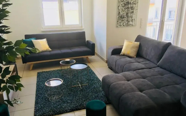 Large Art Deco Flat 100m2 in City Center - Parking