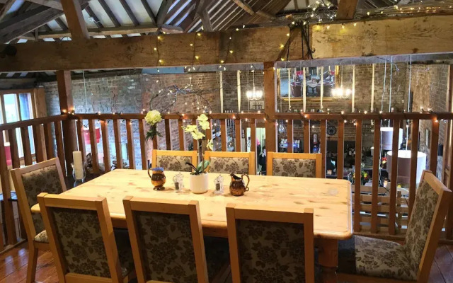 Willow Barn Hotel & Restaurant