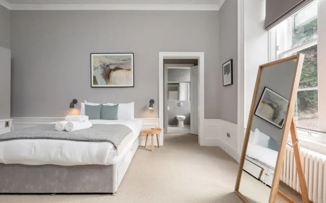 Torphichen Street 5 Star Luxury Apartment