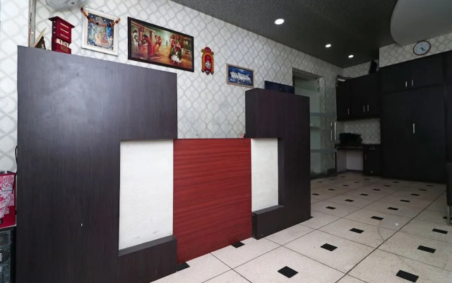 OYO 16499 Hotel Moti Dungri Palace