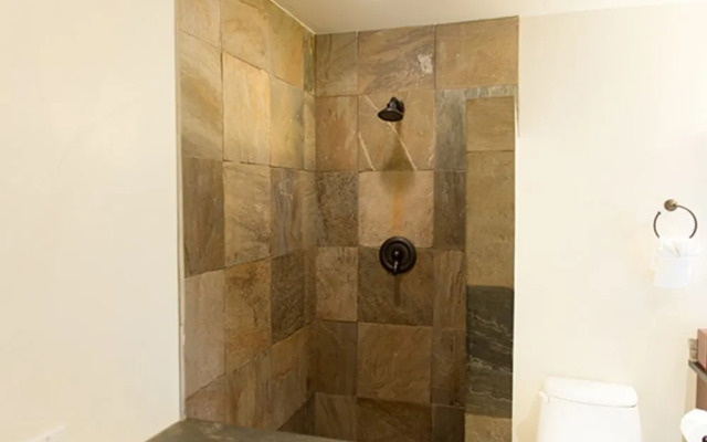 Aina Nalu Condo A107 - 2 Br Condo