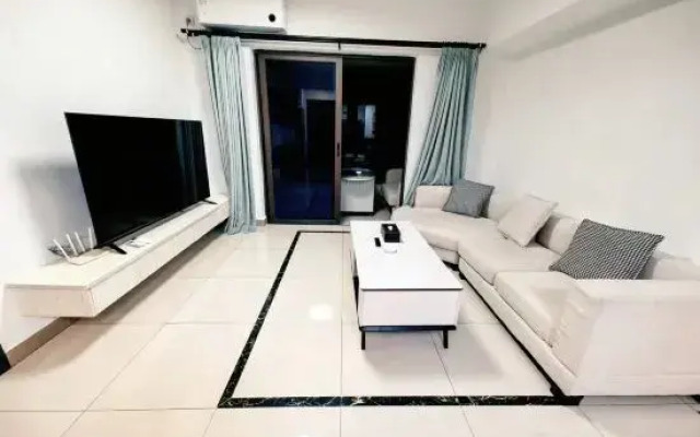 Youyi Hotel (Yangjiang Hailing Island Beiluowan Scenic Area)