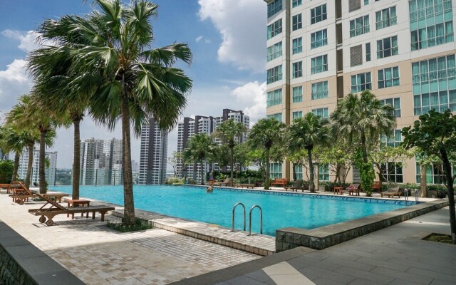 Gandaria Heights Apartment with Mall Access