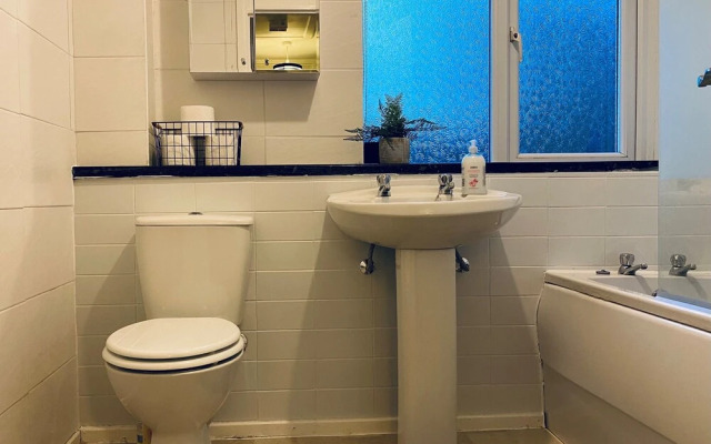 Farnham 3 Bed House