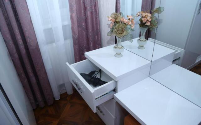 Apartament In Isani