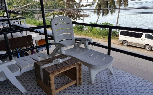 Zone6 Coworking Beach Apartment