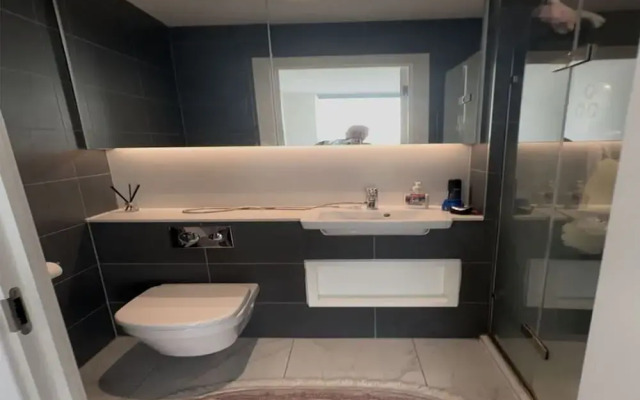 Stunning 2-bedroom Flat With Park View