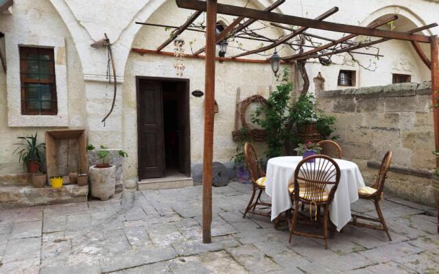 Armesos Cave Hotel