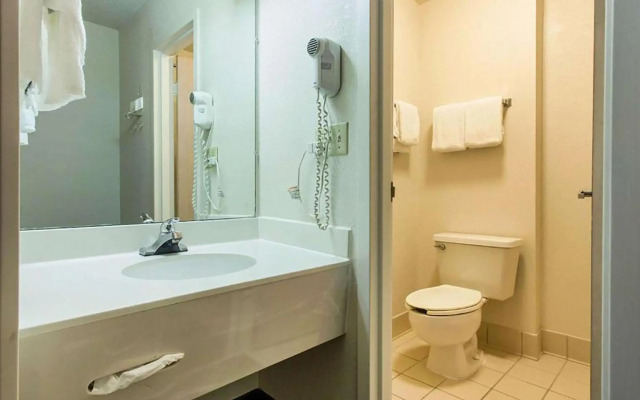 Studios & Suites 4 Less Charlotte