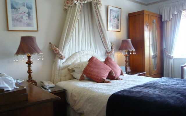 Meryan House Hotel