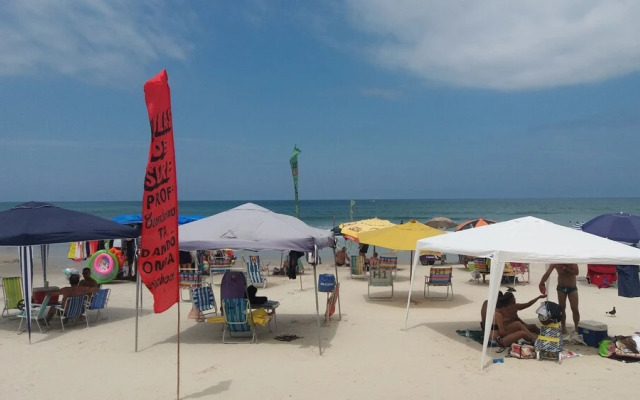 Apto 22E ar condicionado e ventilador, 2 quartos, churrasqueira, elevador e piscina
