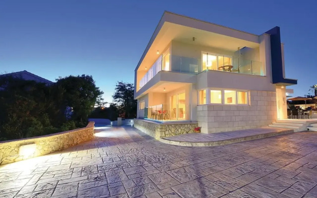 Nice Home in Novalja With Wifi and 2 Bedrooms