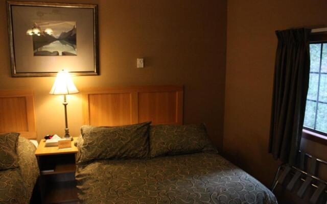 Sunwapta Falls Rocky Mountain Lodge