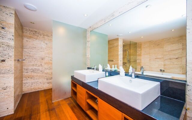 Charming Beachfront Villa on Bangtao